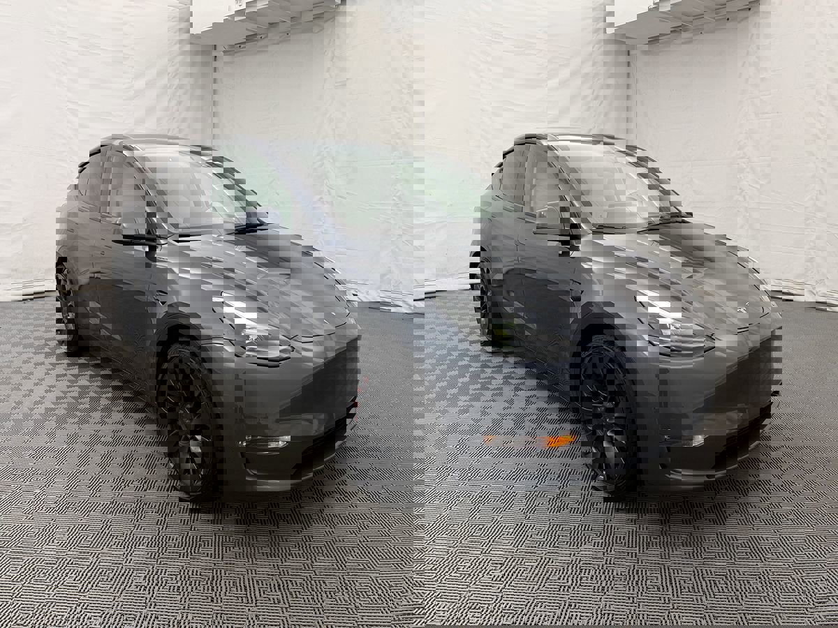 Used 2022 Tesla Model Y Performance image 4