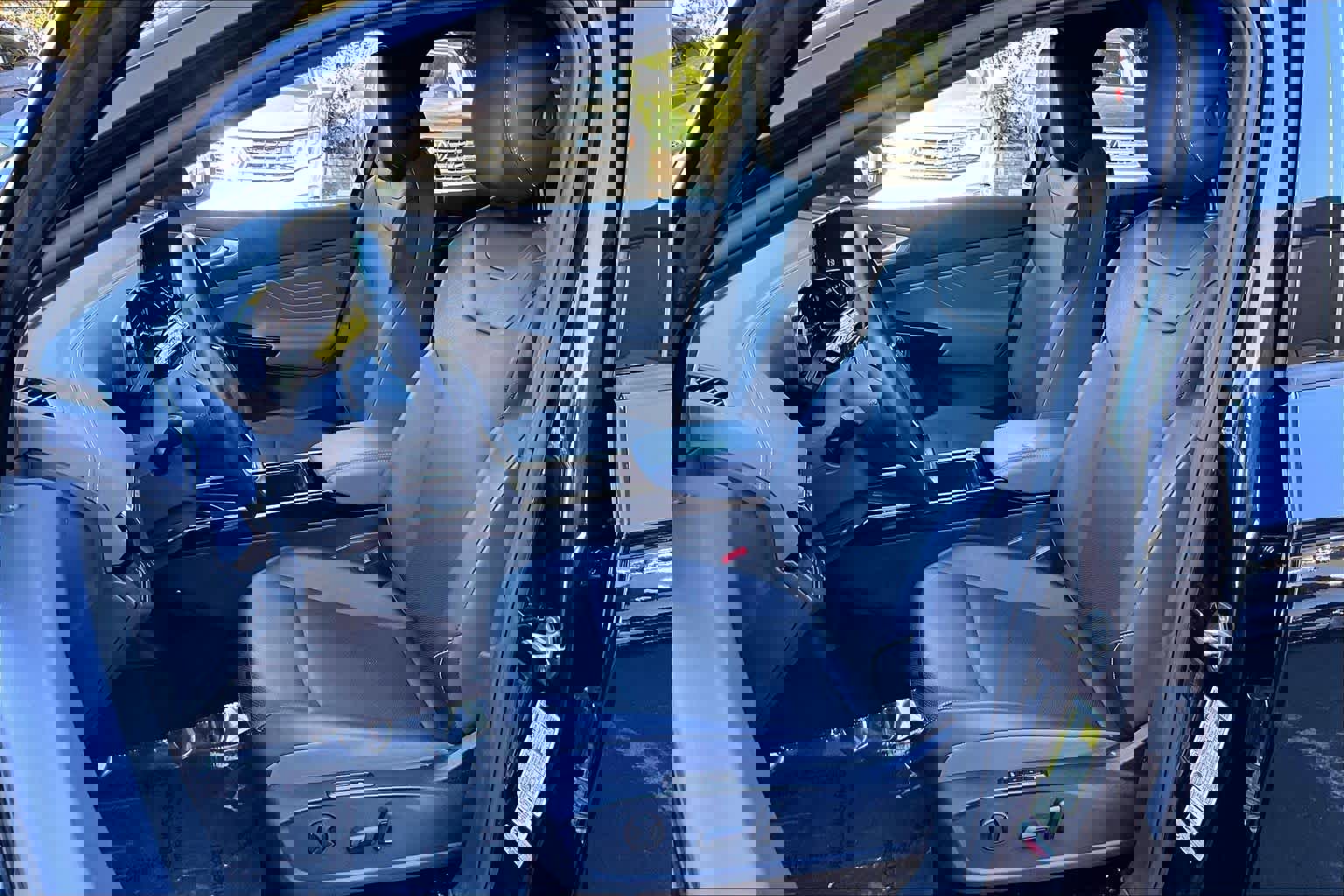 Used 2023 Volkswagen ID.4 S image 9