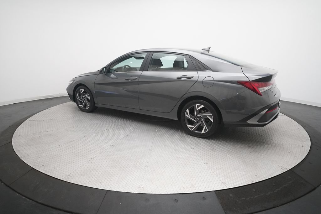 Used 2024 Hyundai Elantra Limited FWD image 33