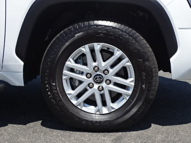 Used 2022 Toyota Tundra SR5 w/ Convenience Package RWD image 8