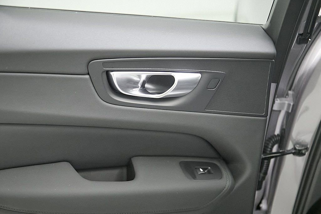 New 2026 Volvo XC60 B5 Core w/ Climate Package image 19