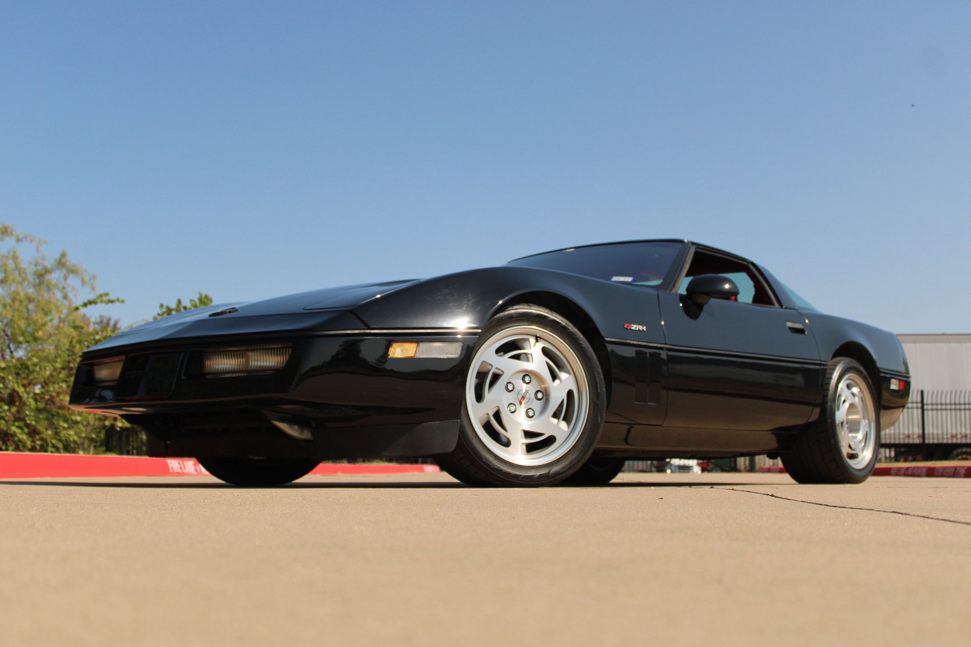 Used 1990 Chevrolet Corvette ZR-1 RWD image 4