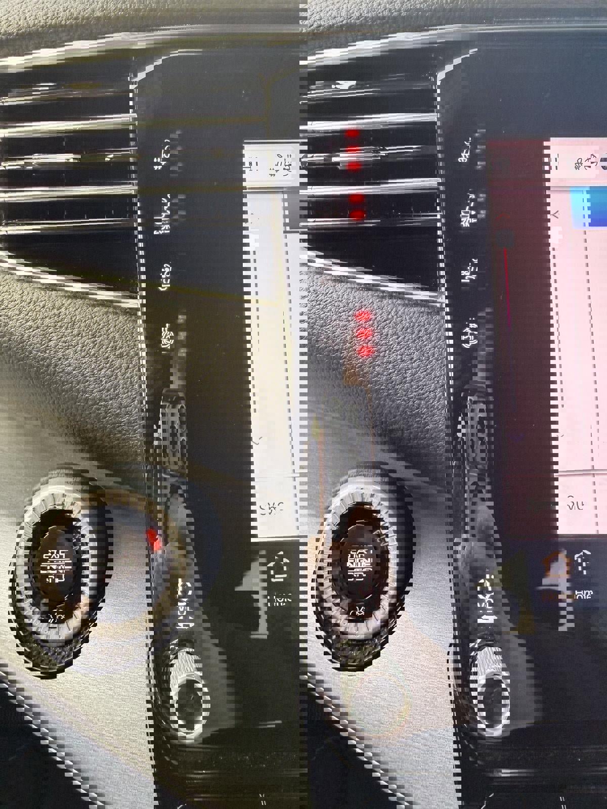 Used 2025 Jeep Wagoneer L 4WD image 25