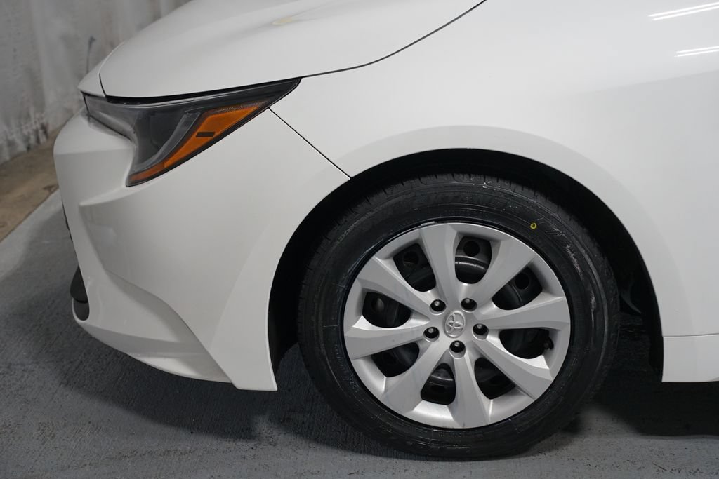 Certified 2024 Toyota Corolla LE FWD image 5