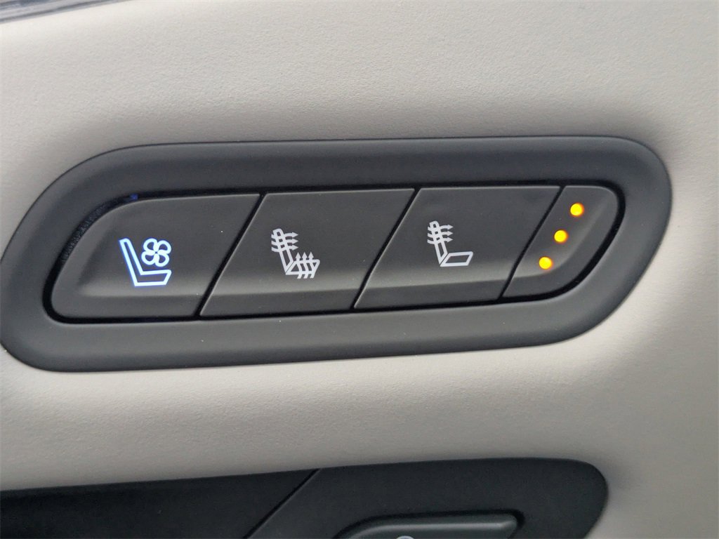 Used 2022 Cadillac Escalade ESV Sport Platinum image 26