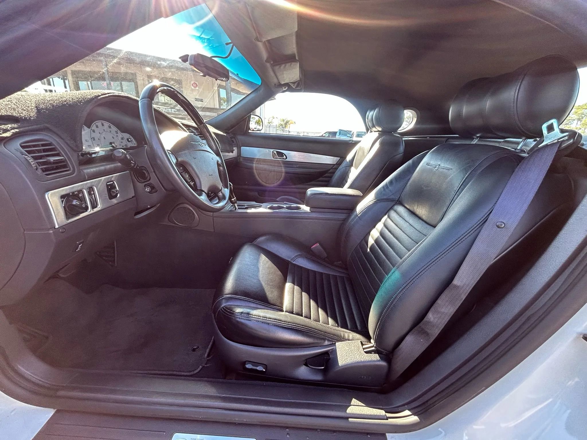 Used 2002 Ford Thunderbird image 22