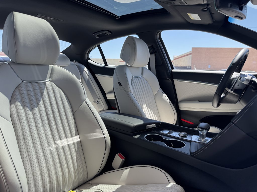 Used 2025 Genesis G70 2.5T w/ Sport Prestige Package image 46
