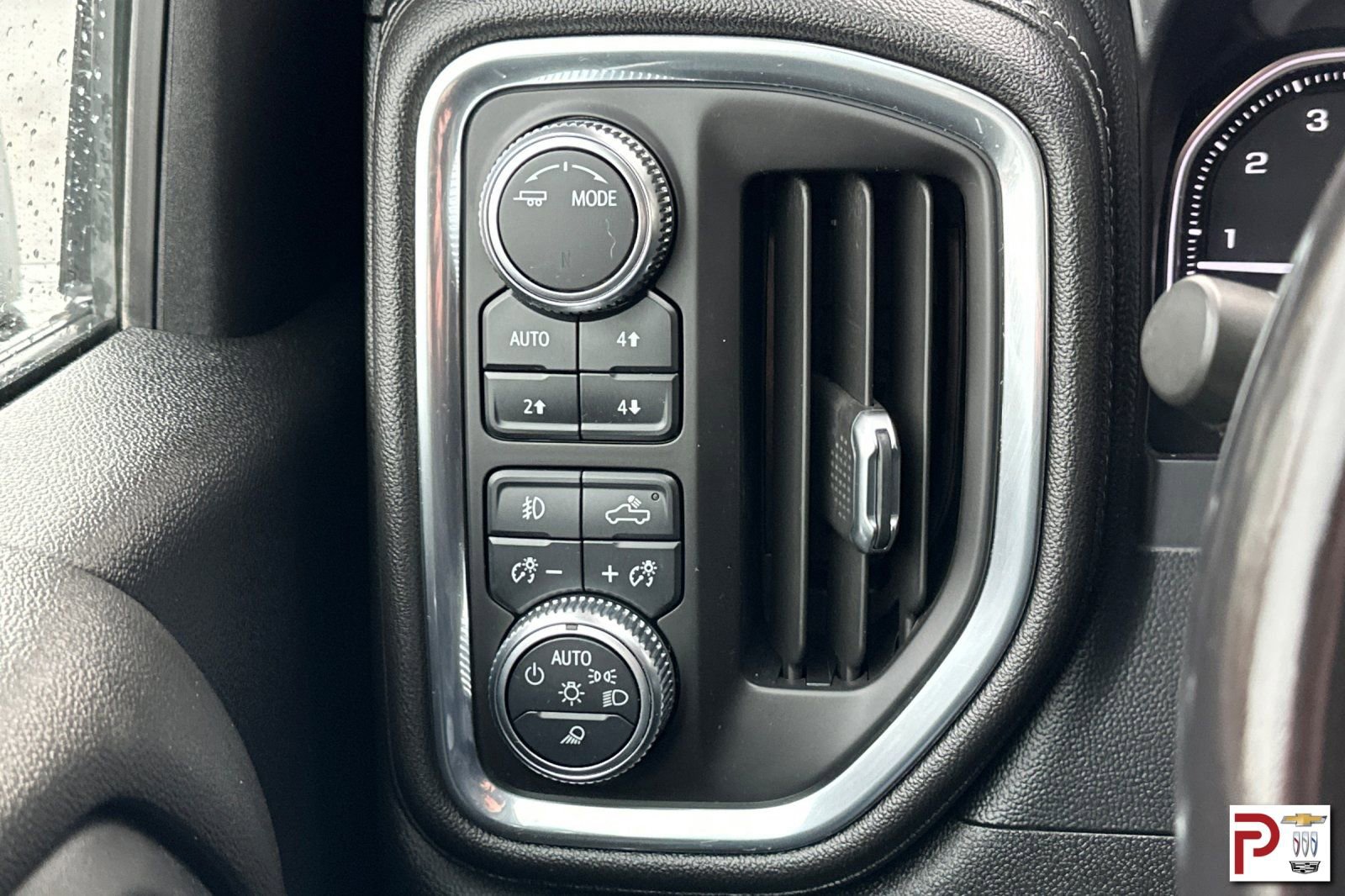 Certified 2021 GMC Sierra 3500 SLT w/ SLT Convenience Package image 30