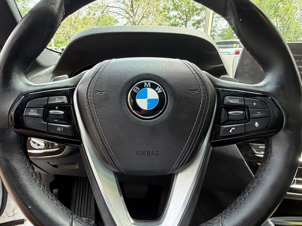 Used 2018 BMW 530e w/ Premium Package image 23