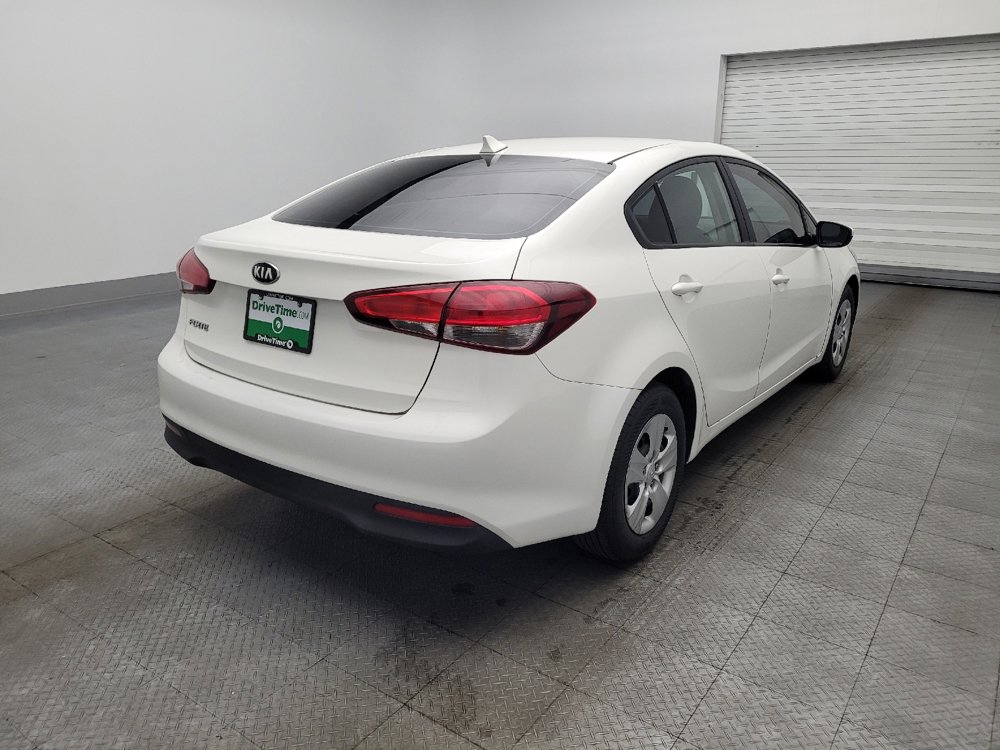 Used 2017 Kia Forte LX image 9