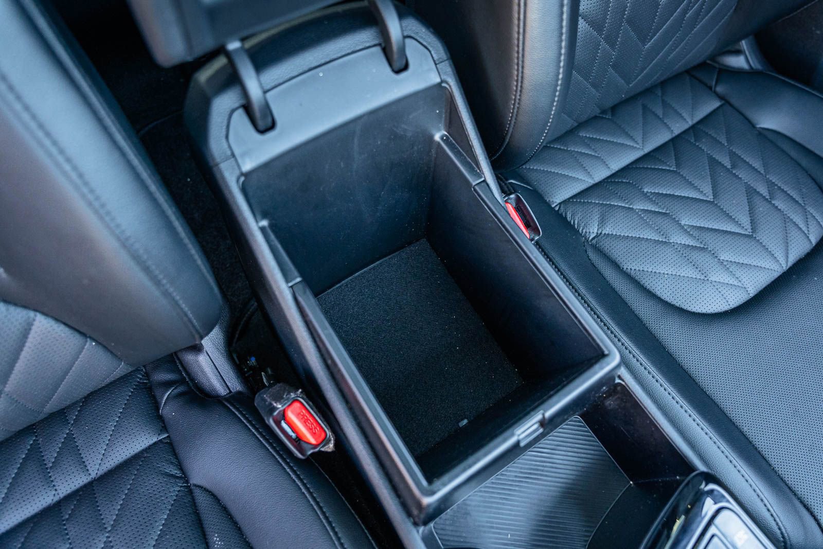 Used 2025 Kia Sportage X-Line w/ Premium Package image 11