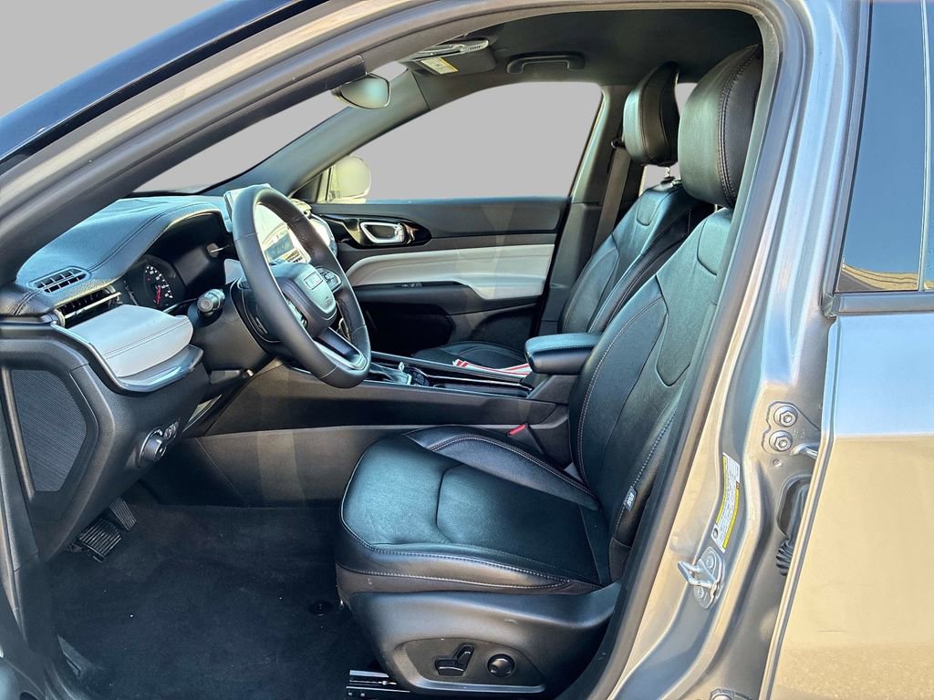 Used 2023 Jeep Compass Limited AWD/4WD image 20