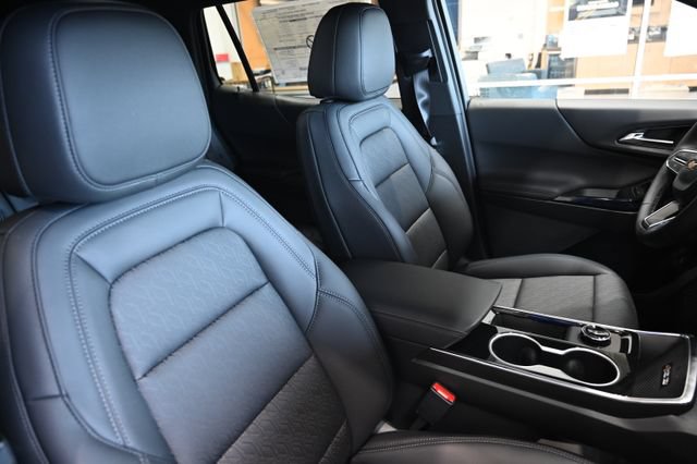 New 2027 Chevrolet Equinox LT w/ Convenience Package II FWD image 8