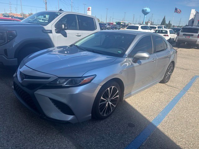 Used 2018 Toyota Camry SE w/ Convenience Package FWD image 9
