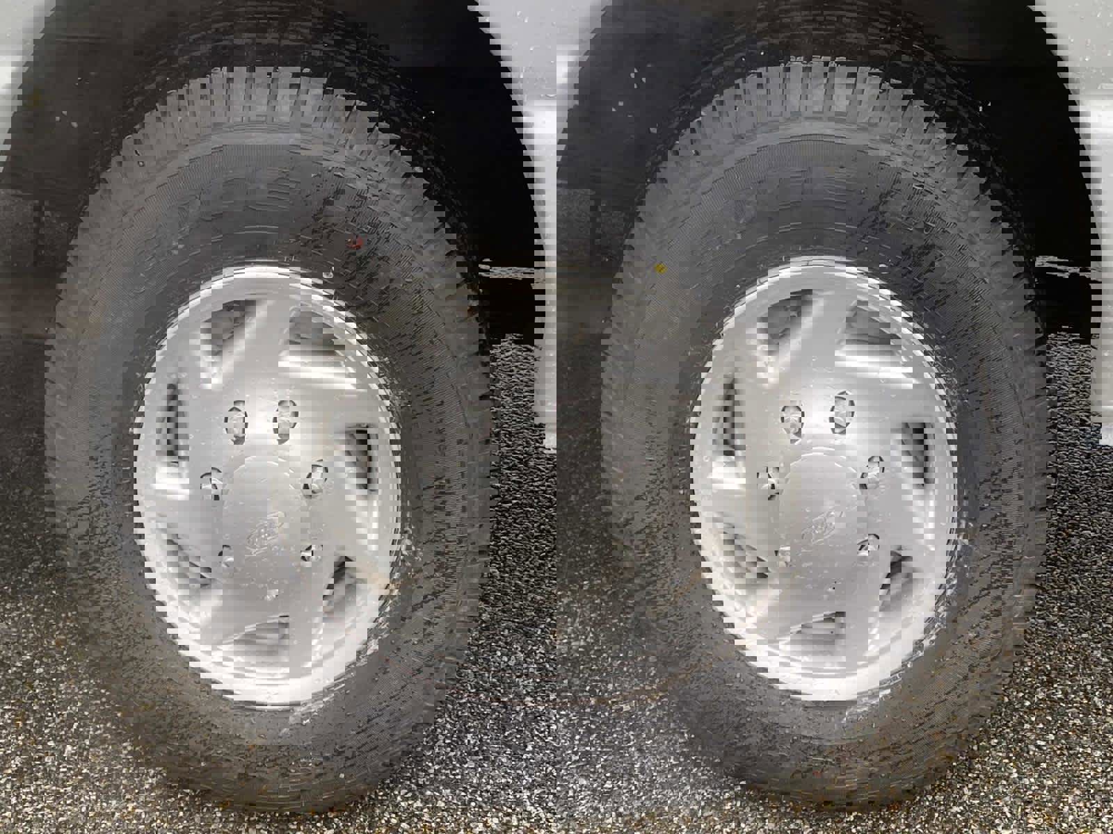 Used 2011 Ford E-350 and Econoline 350 Extended Super Duty w/ PWR Group image 32