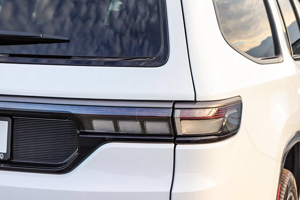 New 2026 Jeep Grand Wagoneer Limited AWD/4WD image 10
