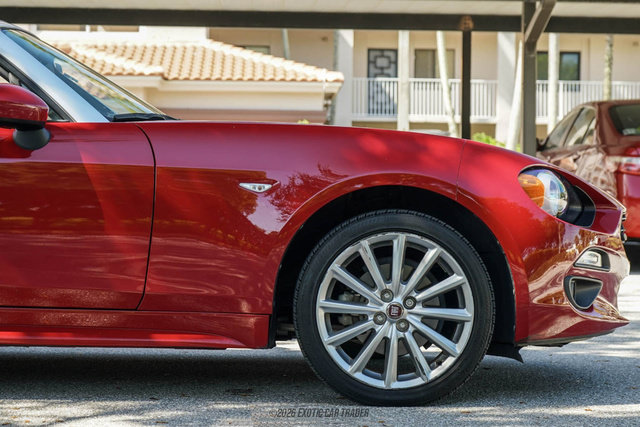 Used 2020 FIAT 124 Spider Lusso RWD image 11