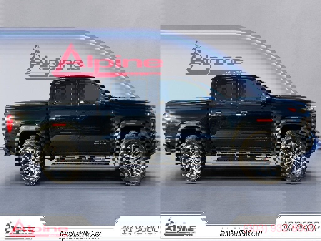 Used 2024 GMC Canyon Denali image 6