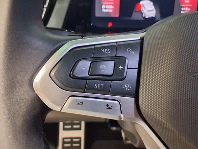 Used 2024 Volkswagen Atlas Peak Edition SEL AWD/4WD image 6