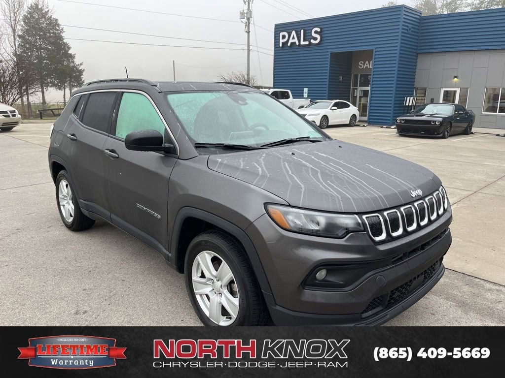 Used 2022 Jeep Compass Latitude w/ Sun and Sound Group image 2