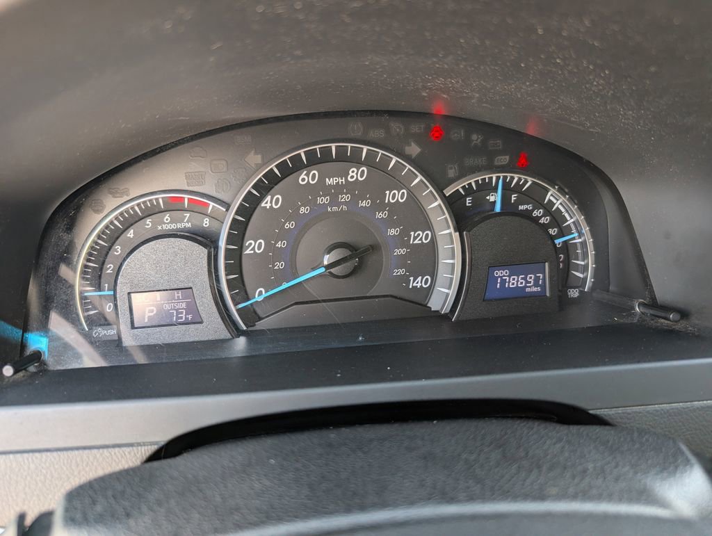Used 2013 Toyota Camry XLE w/ Convenience Pkg FWD image 17