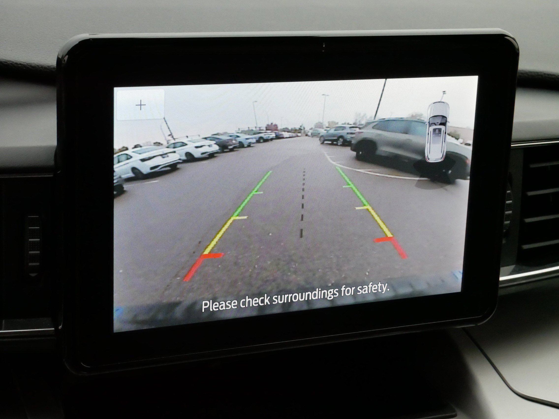 Used 2022 Ford Explorer XLT image 29