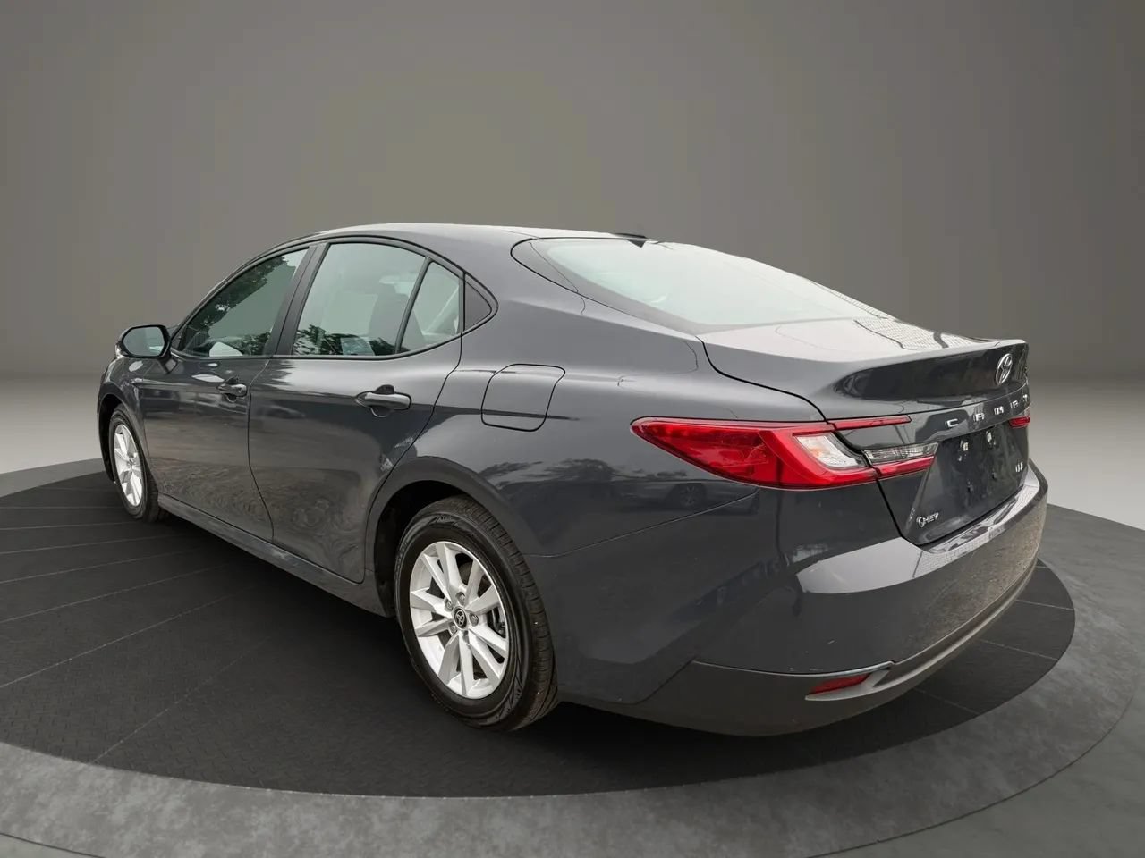 Used 2025 Toyota Camry LE FWD image 7