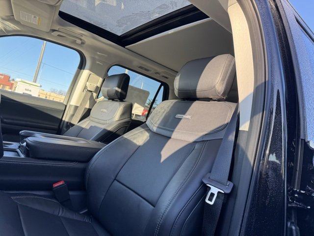 New 2025 Ford Expedition Max Platinum w/ Driver's Package image 8