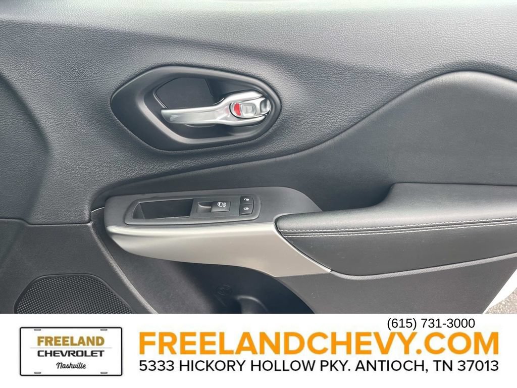 Used 2021 Jeep Cherokee Latitude Lux 80th Anniv w/ Quick Order Package 26U 80TH FWD image 27