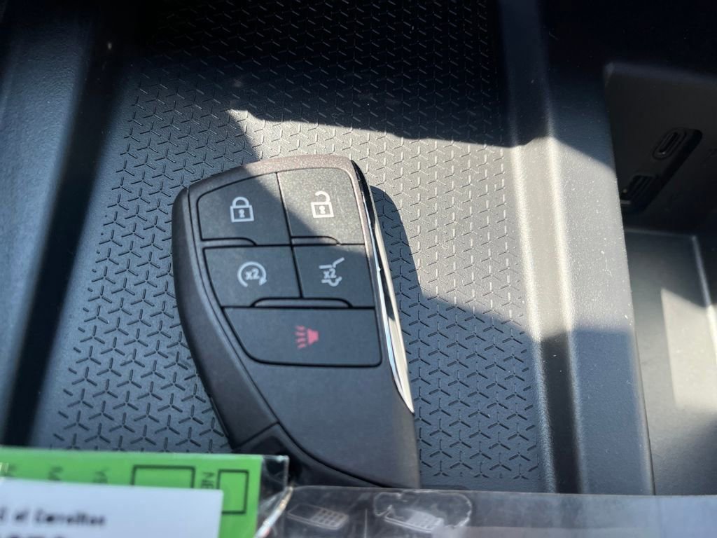 New 2026 GMC Acadia AT4 w/ LPO, Floor Liner Package image 32