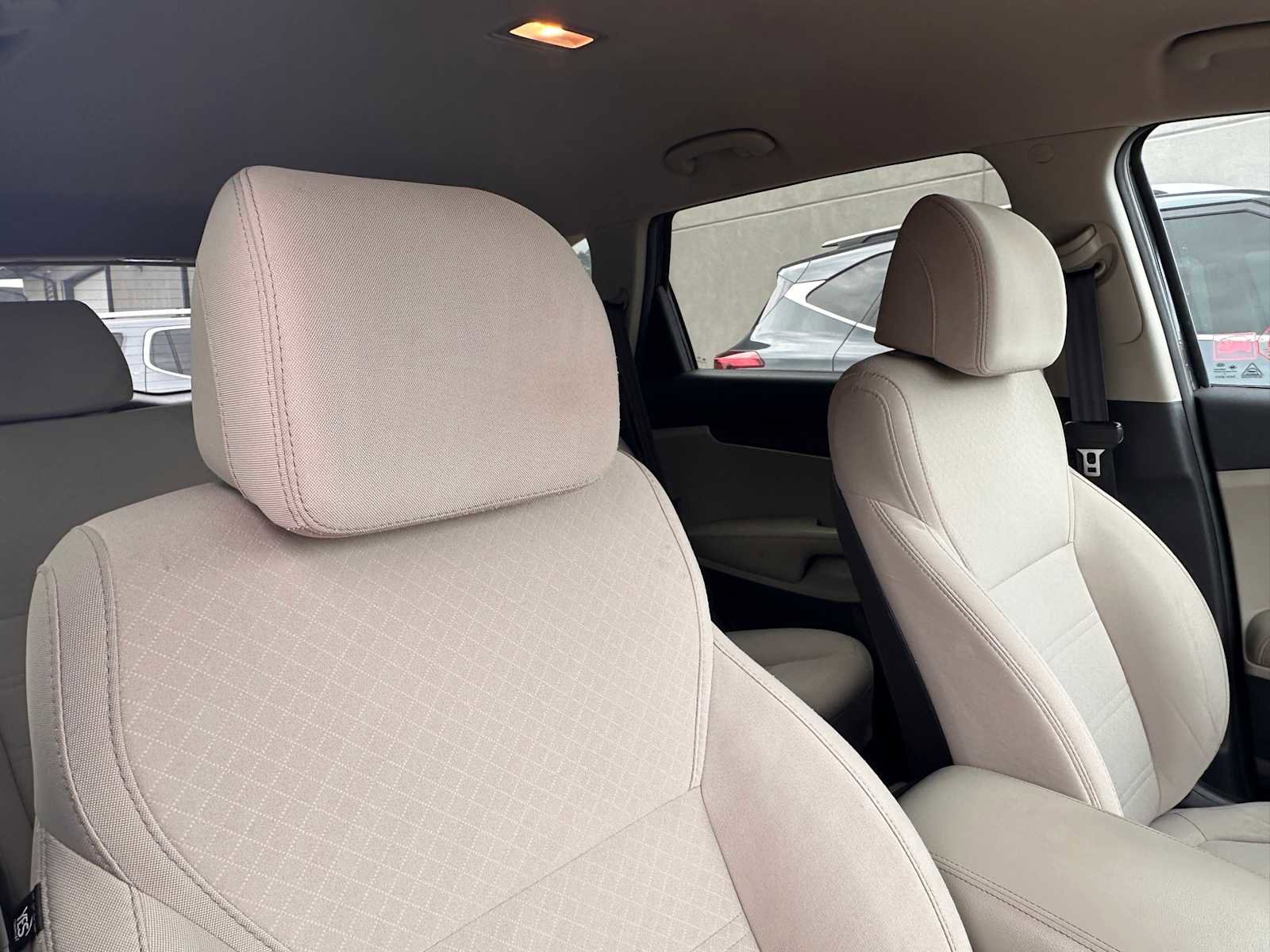 Used 2017 Kia Sorento LX w/ LX Convenience Package image 19