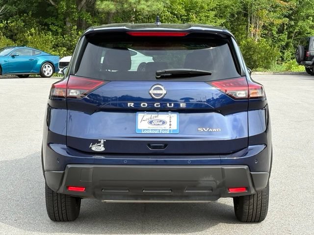 Used 2024 Nissan Rogue SV AWD/4WD image 4
