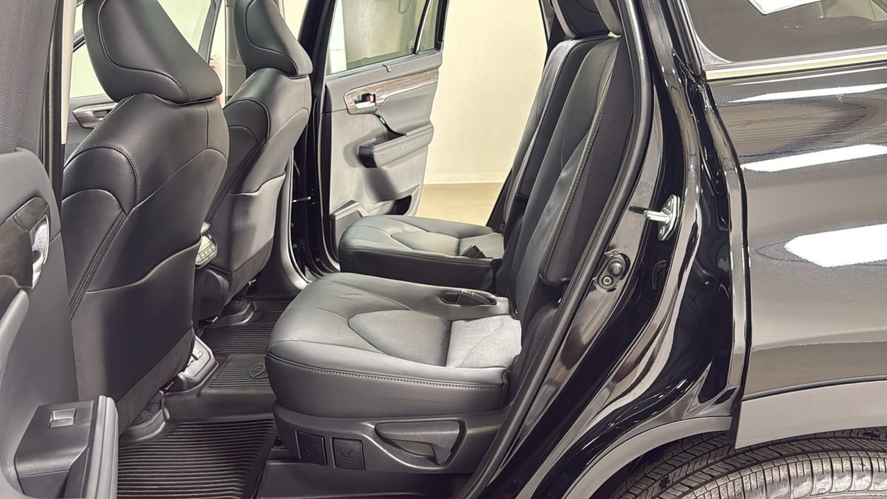 Certified 2026 Toyota Highlander Platinum image 15