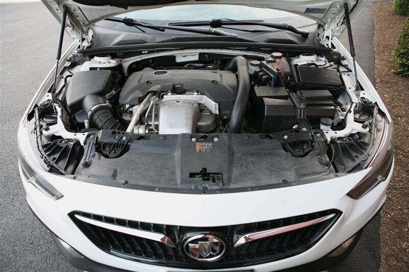Used 2018 Buick Regal Preferred AWD/4WD image 7