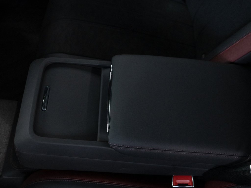 Certified 2025 Bentley Flying Spur Plug-In Hybrid image 26