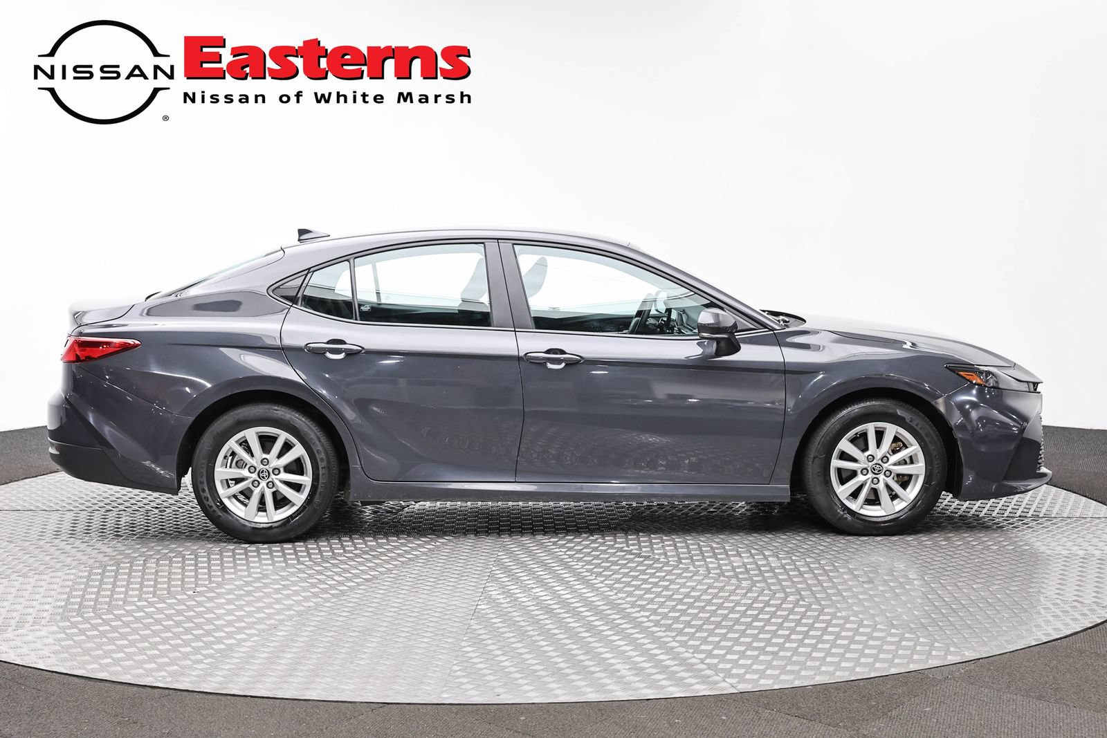 Used 2025 Toyota Camry LE FWD image 4