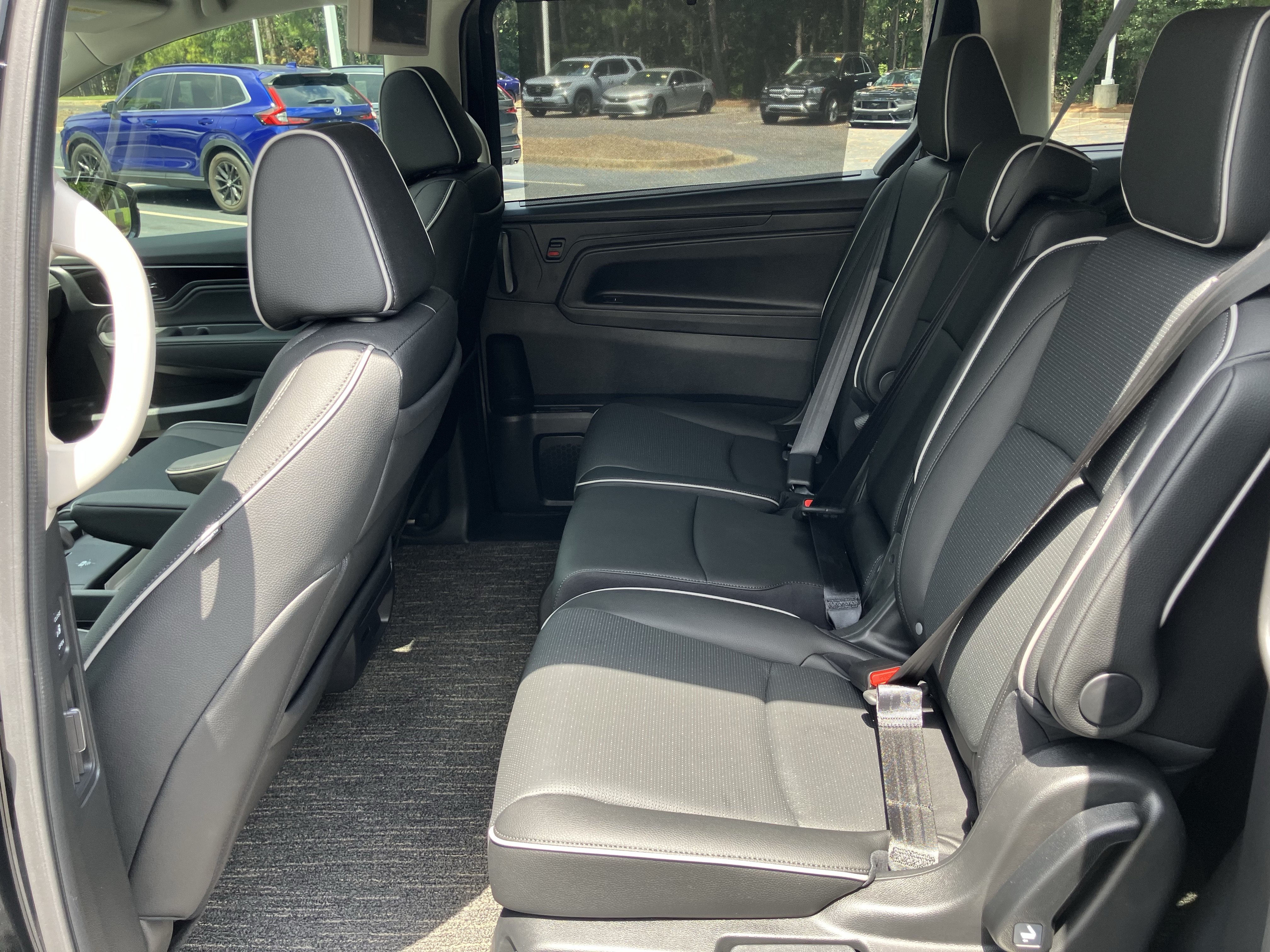 Used 2026 Honda Odyssey Elite image 32