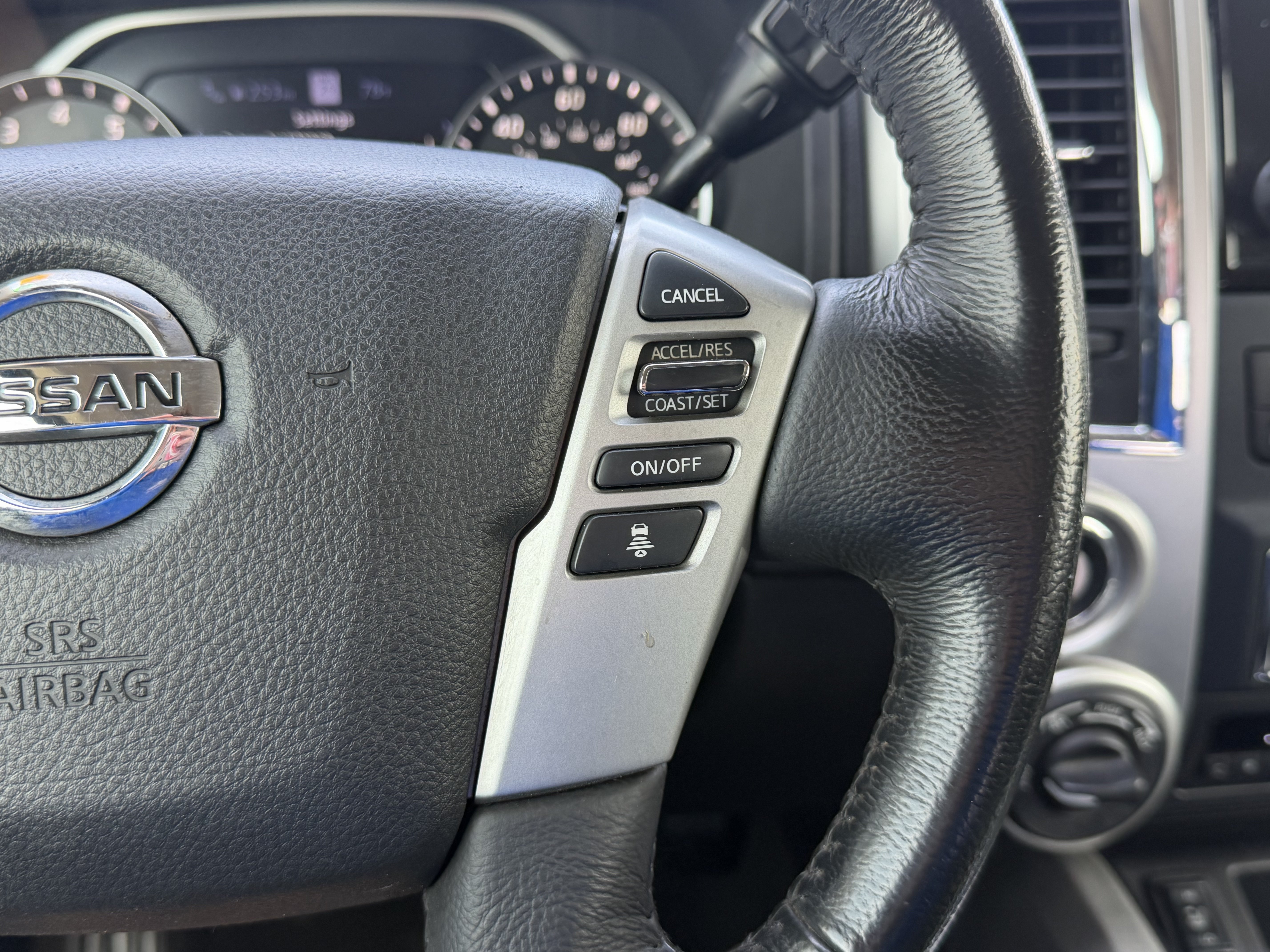Used 2021 Nissan Titan SV w/ SV Convenience Package AWD/4WD image 18