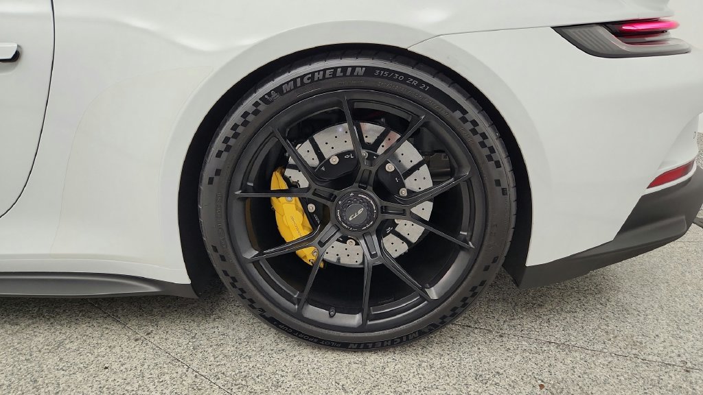 Used 2022 Porsche 911 GT3 RWD image 18