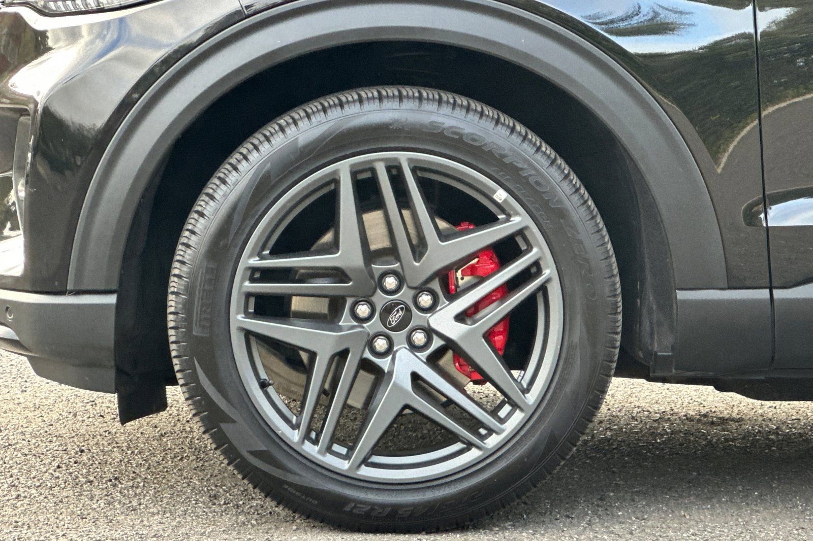 Used 2025 Ford Explorer ST-Line w/ Premium Package image 26