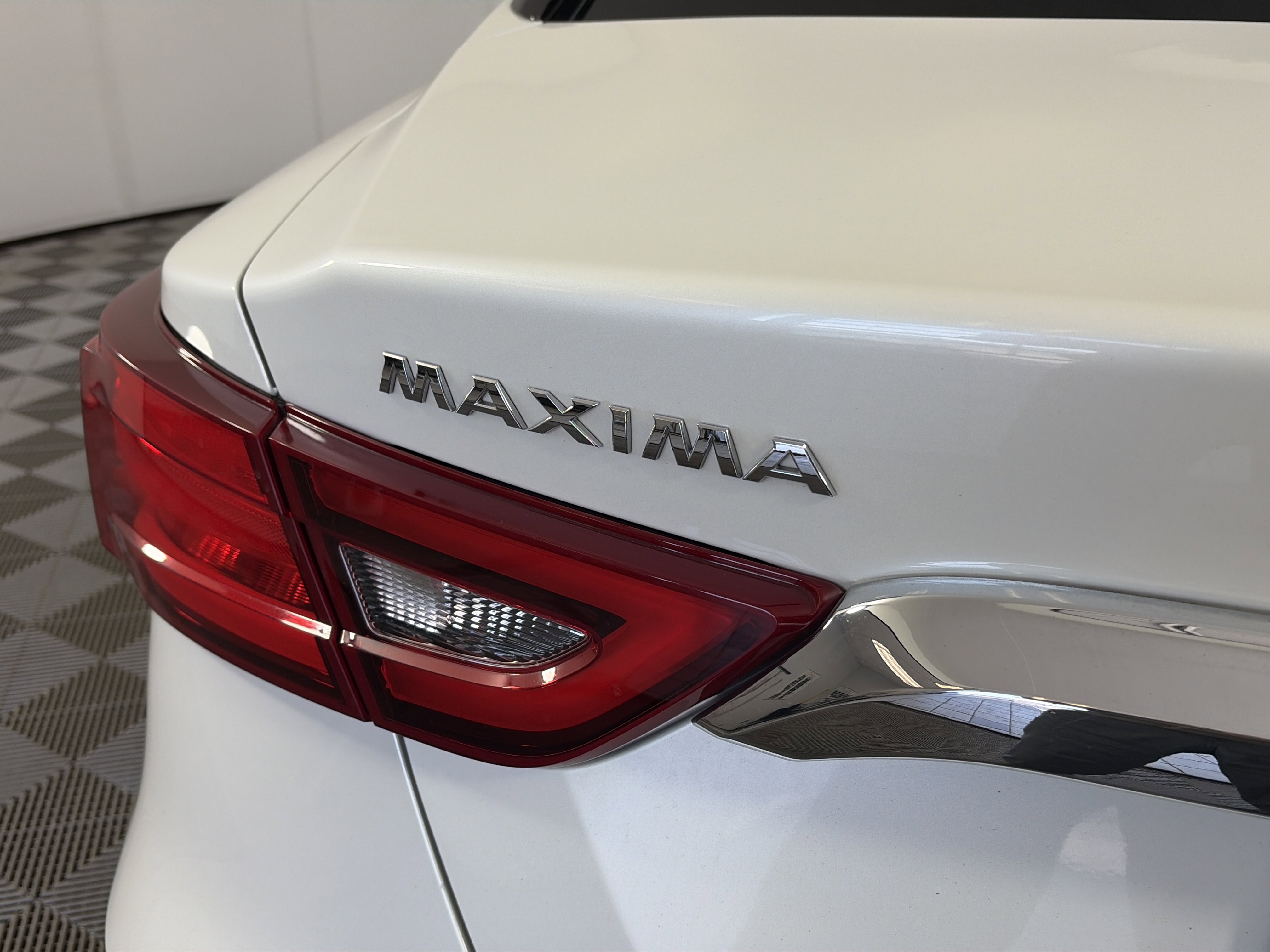 Used 2018 Nissan Maxima 3.5 SL image 15