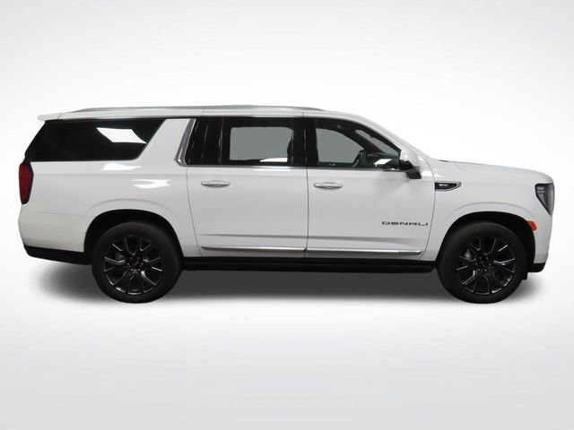 Used 2024 GMC Yukon XL Denali AWD/4WD image 6