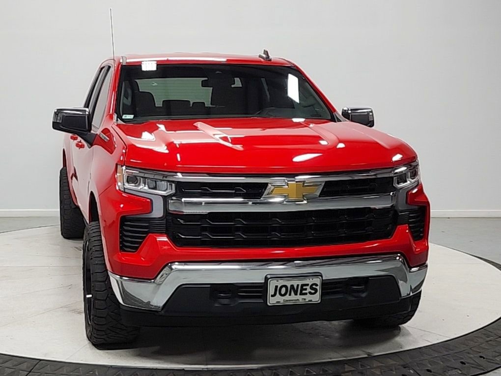 Used 2023 Chevrolet Silverado 1500 LT AWD/4WD image 2