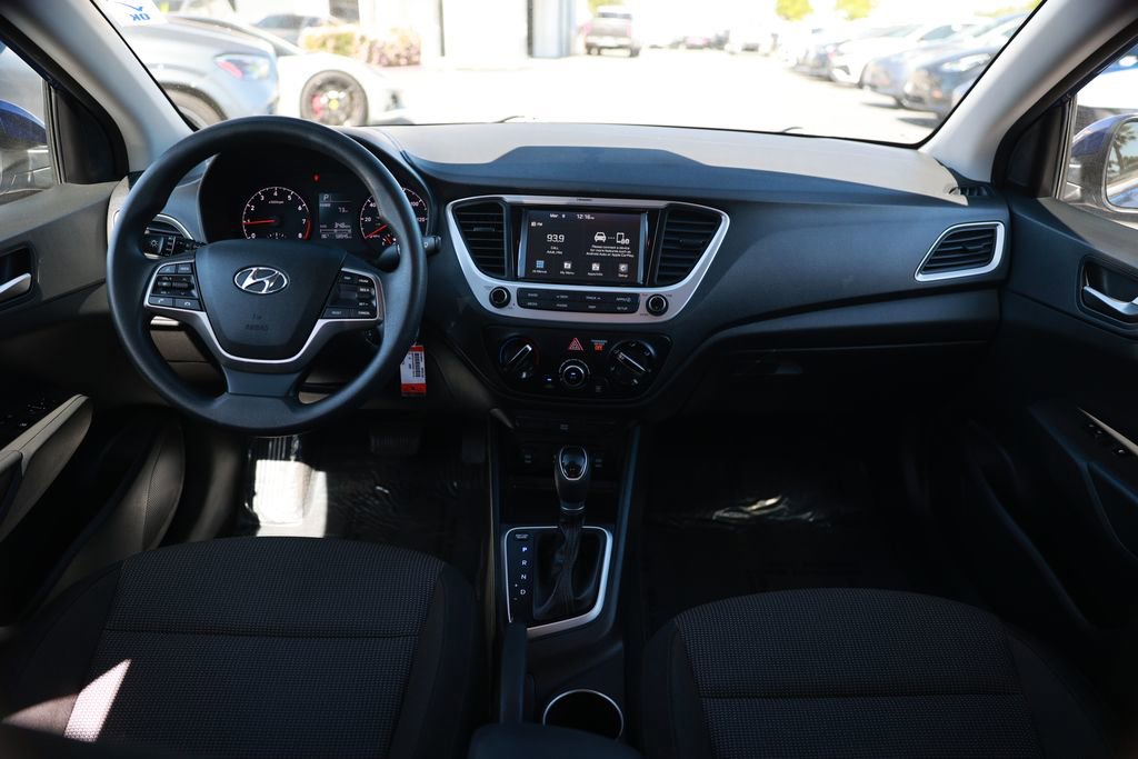 Used 2022 Hyundai Accent SEL image 24