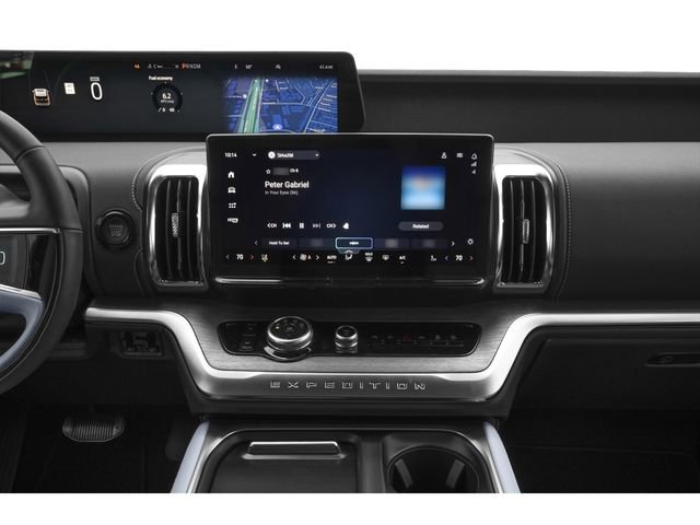 Used 2025 Ford Expedition Platinum w/ Driver's Package image 7