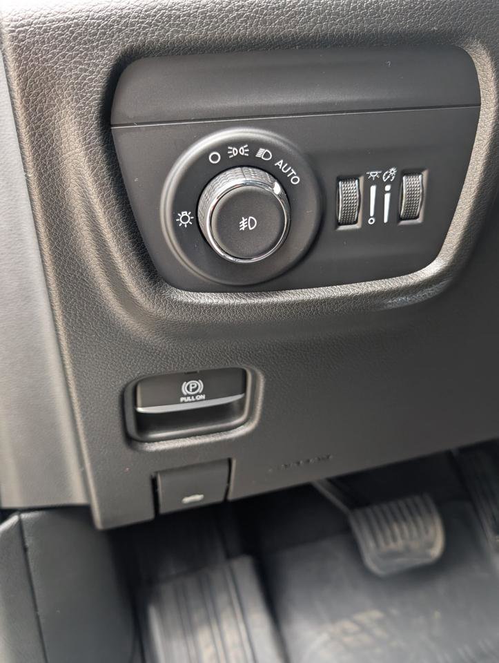 Used 2022 Jeep Grand Cherokee L Overland image 15