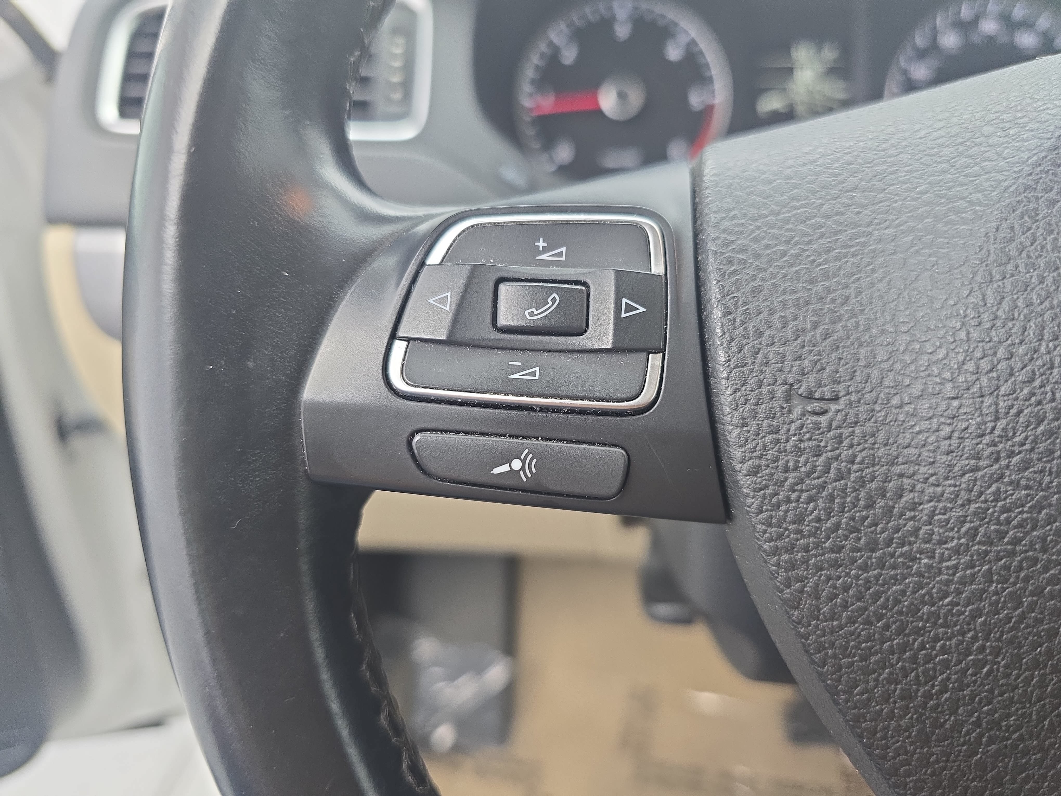 Used 2014 Volkswagen Jetta TDI FWD image 16