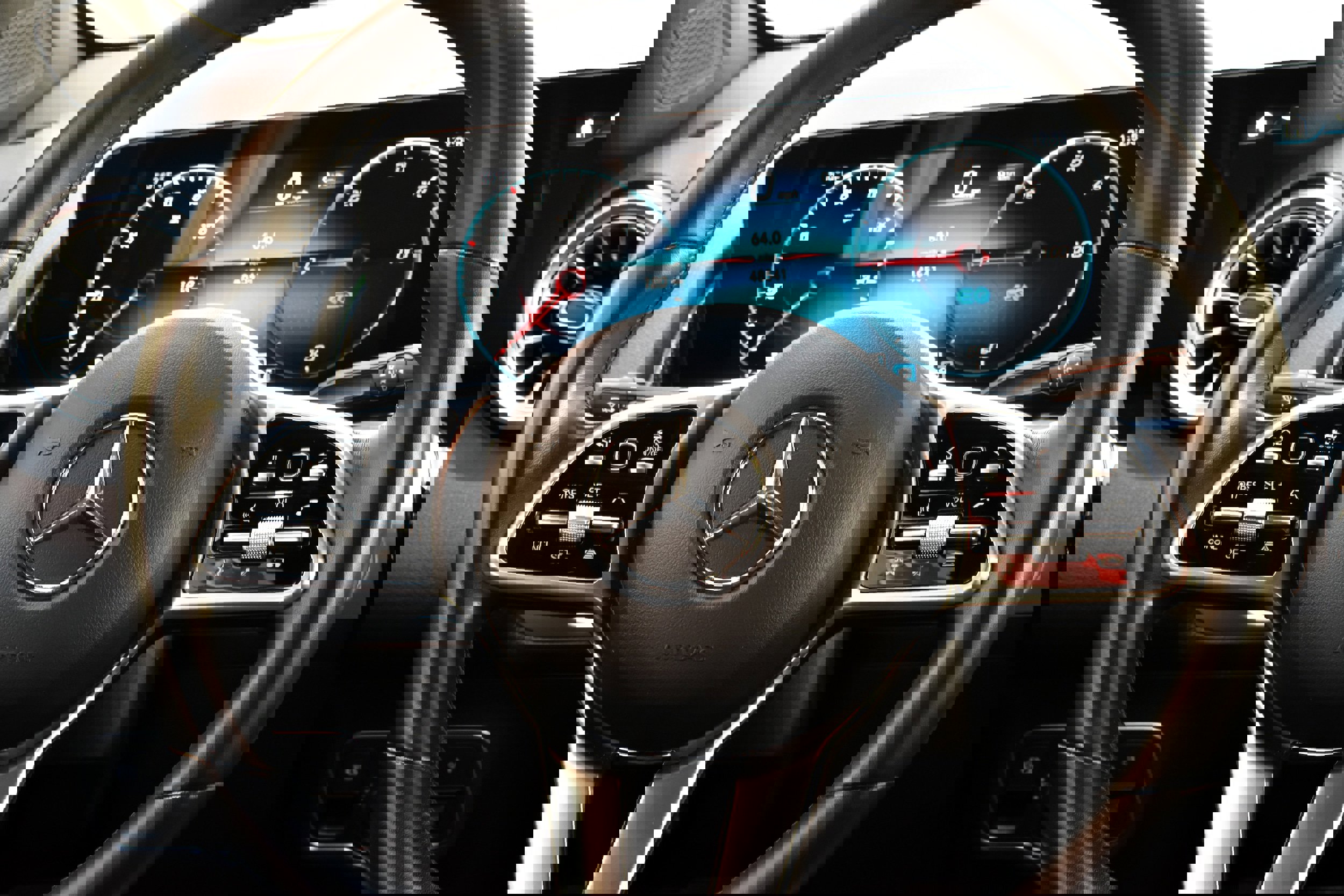 Used 2022 Mercedes-Benz EQB 350 4MATIC image 30