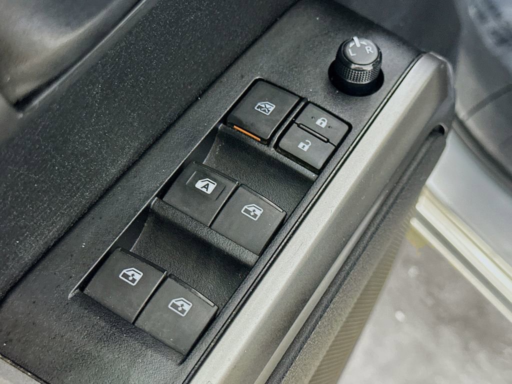 Used 2021 Toyota Tacoma SR5 AWD/4WD image 20