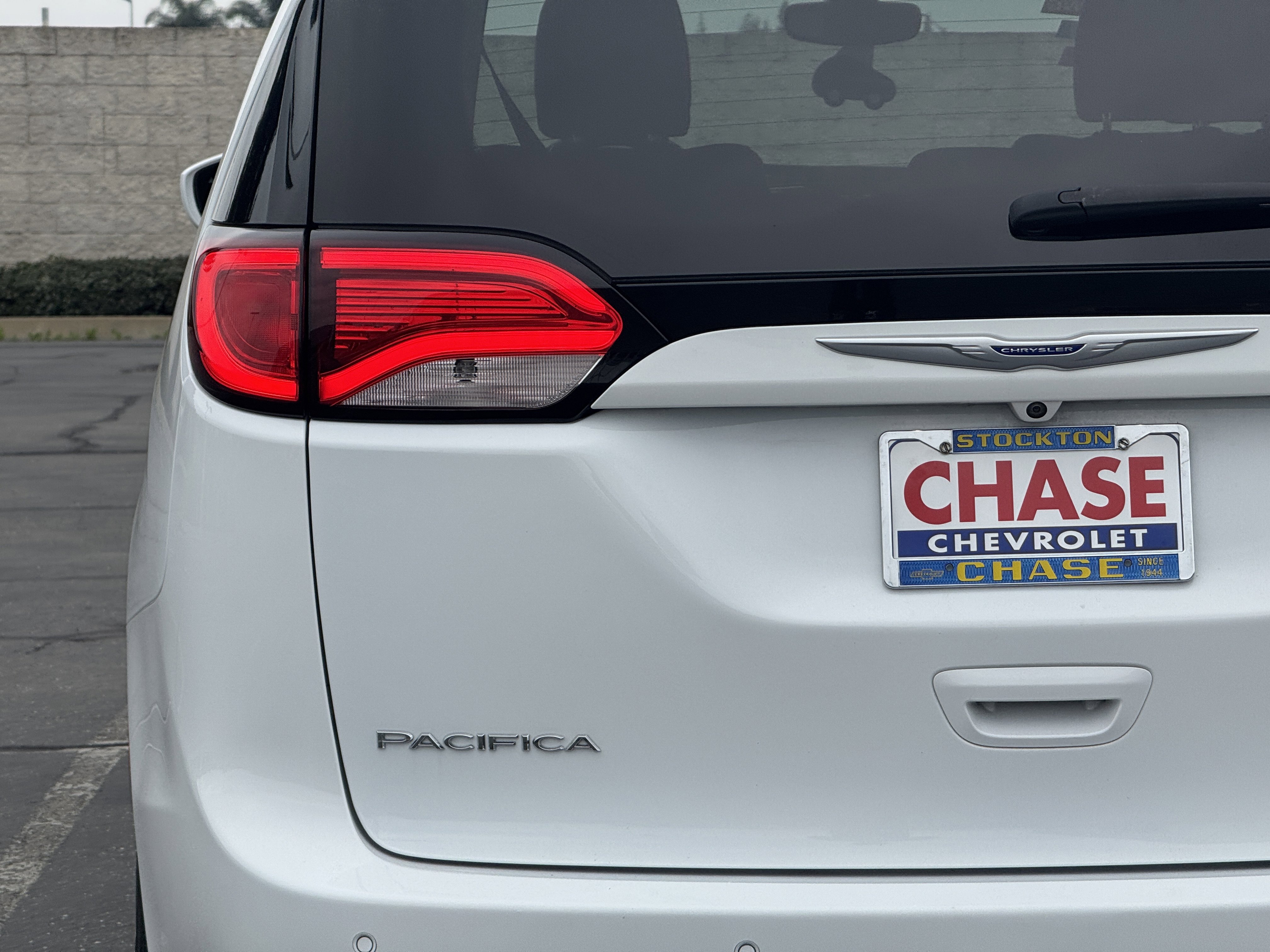 Used 2018 Chrysler Pacifica Touring Plus image 7